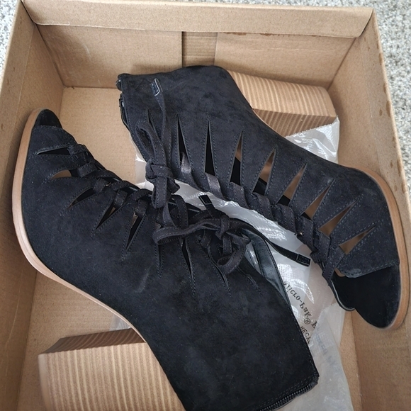 MELROSE AND MARKET FAUX SUEDE LACE UP BLOCK SANDAL 8.5 - Picture 3 of 9